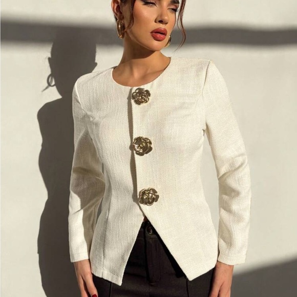 NWT Elegant Off White blazer with floral detail - Picture 5 of 5